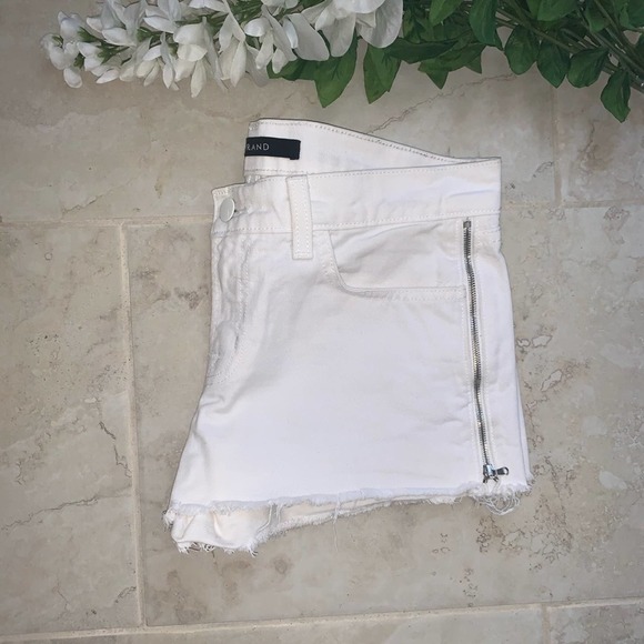 J Brand Shorts in Pure White size 25 - Picture 5 of 7